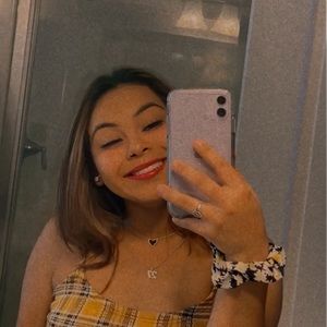 Meet your Posher, Daniella